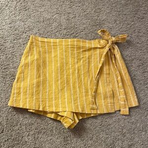 FOREVER 21- Yellow striped skirt/short